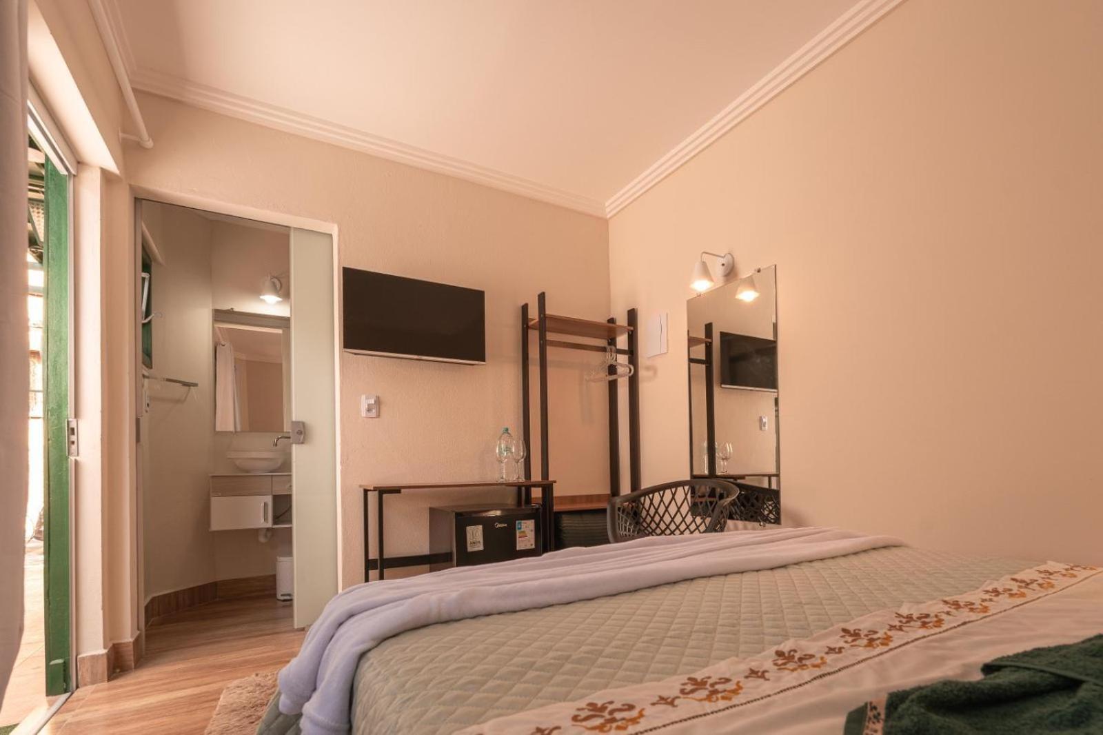 Villa Ida Acomodacoes, Suites Aconchegantes E Charmosas No Centro سيرا نيجرا الغرفة الصورة